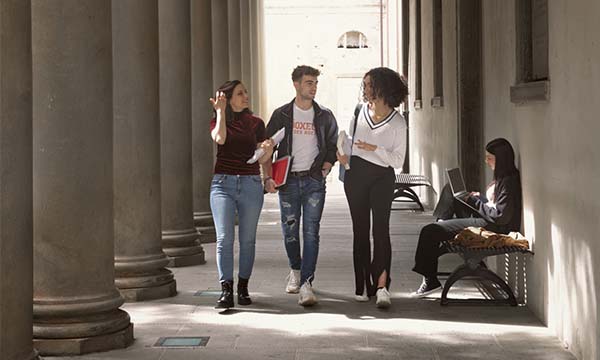 Proroga dei termini di immatricolazione .